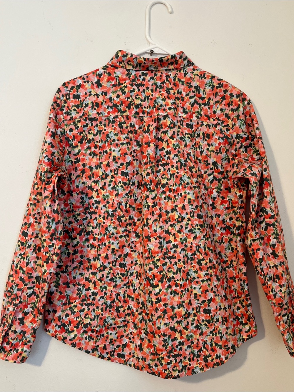 L.L. Bean women’s floral Blouse with Button size M Wrinkle Free 100% Cotton - Picture 3 of 10